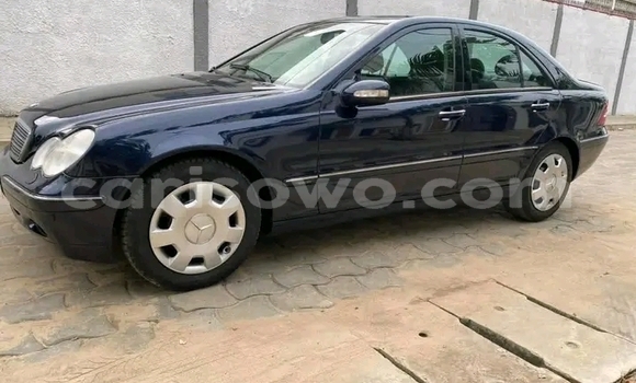 Ra Àlòkù Mercedes-Benz AMG GT Black Ọkọ̀ in Cotonou ni Benin