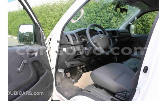 Sayi Imported Toyota Hiace White Mota in Import - Dubai a Benin Sayi Imported Toyota Hiace White Mota in Import - Dubai a Benin