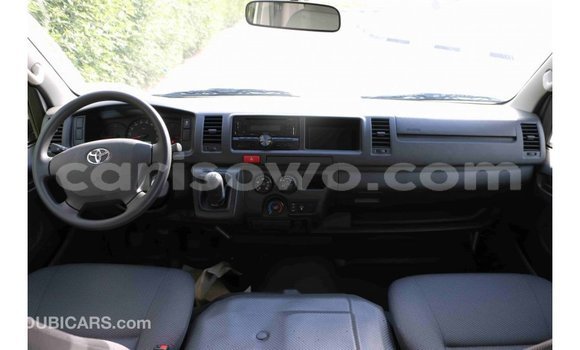 Sayi Imported Toyota Hiace White Mota in Import - Dubai a Benin Sayi Imported Toyota Hiace White Mota in Import - Dubai a Benin