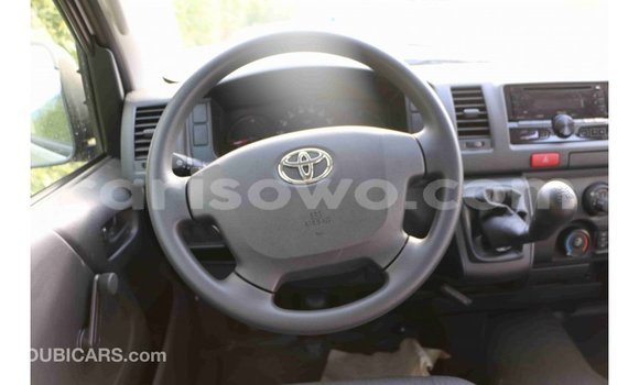 Sayi Imported Toyota Hiace White Mota in Import - Dubai a Benin Sayi Imported Toyota Hiace White Mota in Import - Dubai a Benin