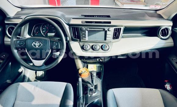 Sayi Na hannu Toyota RAV4 White Mota in Abomey Calavi a Benin Sayi Na hannu Toyota RAV4 White Mota in Abomey Calavi a Benin