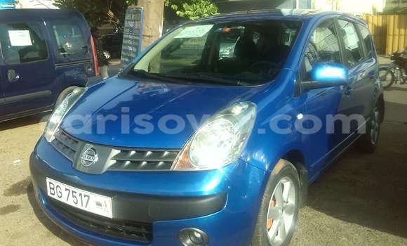 Sayi Na hannu Nissan Note Blue Mota in Cotonou a Benin Sayi Na hannu Nissan Note Blue Mota in Cotonou a Benin