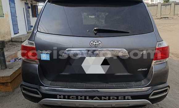 Sayi Na hannu Toyota Highlander Azurfa Mota in Cotonou a Benin Sayi Na hannu Toyota Highlander Azurfa Mota in Cotonou a Benin