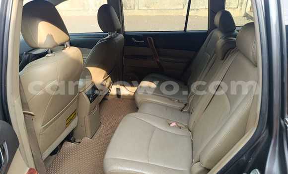 Sayi Na hannu Toyota Highlander Azurfa Mota in Cotonou a Benin Sayi Na hannu Toyota Highlander Azurfa Mota in Cotonou a Benin