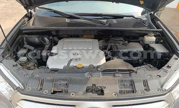 Sayi Na hannu Toyota Highlander Azurfa Mota in Cotonou a Benin Sayi Na hannu Toyota Highlander Azurfa Mota in Cotonou a Benin