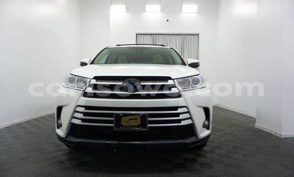 Buy Used Toyota Highlander White Car in Banikoara in Benign Buy Used Toyota Highlander White Car in Banikoara in Benign