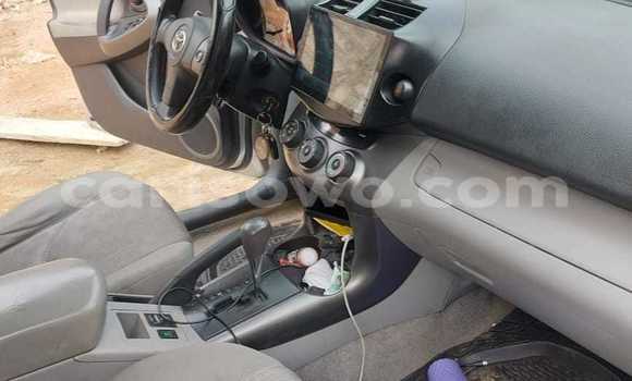 Ra Àlòkù Toyota RAV4 Silver Ọkọ̀ in Cotonou ni Benin Ra Àlòkù Toyota RAV4 Silver Ọkọ̀ in Cotonou ni Benin