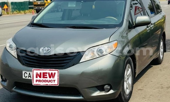 Acheter Occasion Voiture Toyota Sienna Gris à Abomey Calavi, Benin