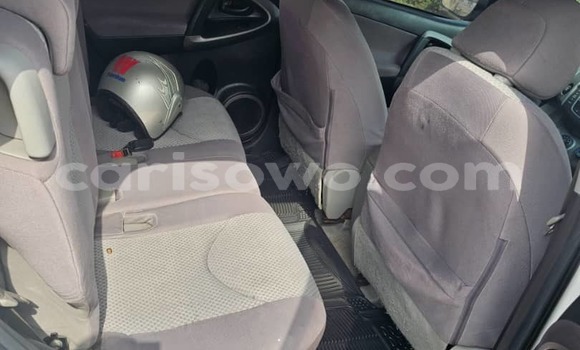 Acheter Occasion Voiture Toyota RAV4 Blanc à Abomey Calavi, Benin Acheter Occasion Voiture Toyota RAV4 Blanc à Abomey Calavi, Benin