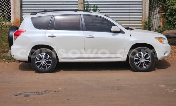 Acheter Occasion Voiture Toyota RAV4 Blanc à Abomey Calavi, Benin Acheter Occasion Voiture Toyota RAV4 Blanc à Abomey Calavi, Benin