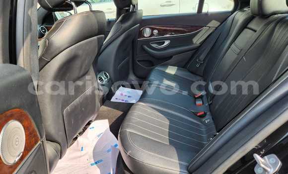 Acheter Occasion Voiture Mercedes-Benz E–Class Noir à Cotonou, Benin Acheter Occasion Voiture Mercedes-Benz E–Class Noir à Cotonou, Benin
