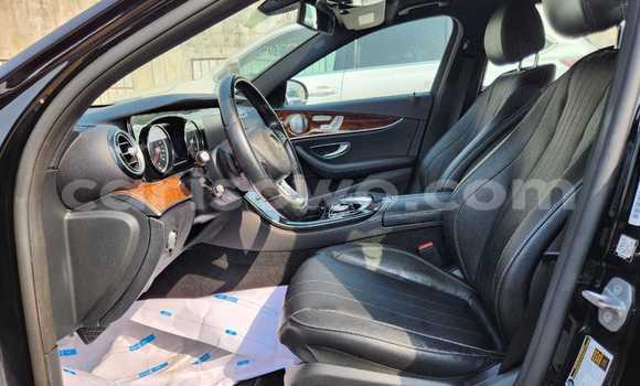 Acheter Occasion Voiture Mercedes-Benz E–Class Noir à Cotonou, Benin Acheter Occasion Voiture Mercedes-Benz E–Class Noir à Cotonou, Benin