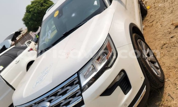 Buy Used Ford Explorer White Car in Cotonou in Benign