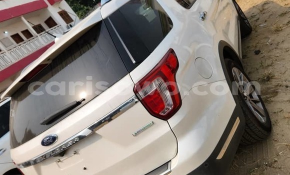 Acheter Occasion Voiture Ford Explorer Blanc à Cotonou, Benin Acheter Occasion Voiture Ford Explorer Blanc à Cotonou, Benin