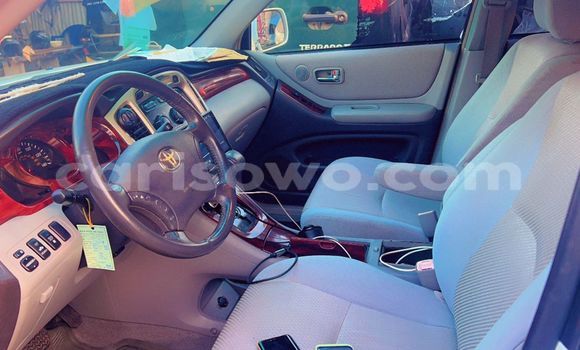 Sayi Na hannu Toyota Highlander White Mota in Cotonou a Benin Sayi Na hannu Toyota Highlander White Mota in Cotonou a Benin