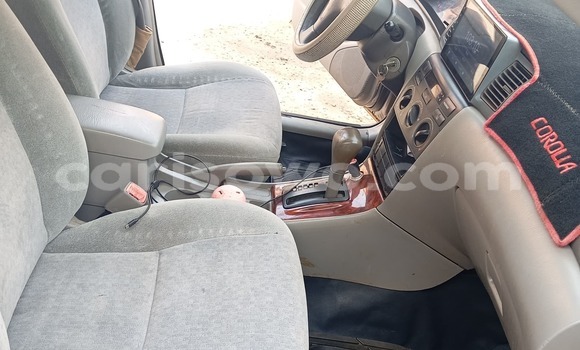 Sayi Na hannu Toyota Corolla Azurfa Mota in Cotonou a Benin Sayi Na hannu Toyota Corolla Azurfa Mota in Cotonou a Benin