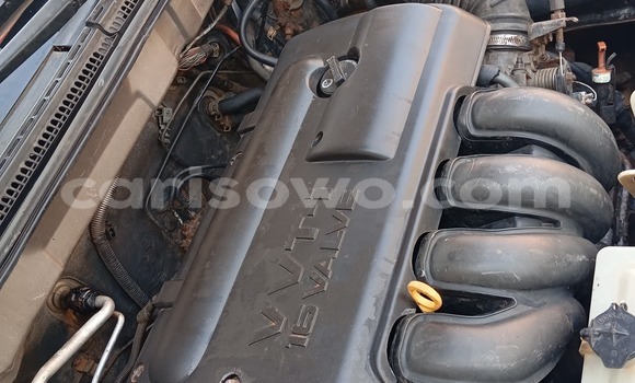 Sayi Na hannu Toyota Corolla Azurfa Mota in Cotonou a Benin Sayi Na hannu Toyota Corolla Azurfa Mota in Cotonou a Benin