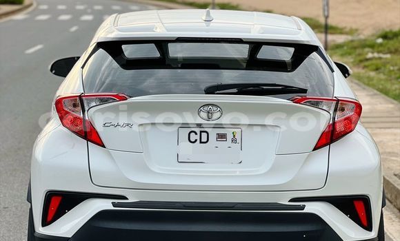 Acheter Occasion Voiture Toyota C-HR Blanc à Parakou, Benin Acheter Occasion Voiture Toyota C-HR Blanc à Parakou, Benin