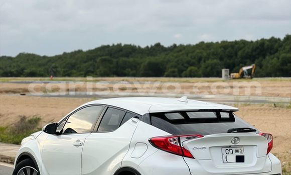 Acheter Occasion Voiture Toyota C-HR Blanc à Parakou, Benin Acheter Occasion Voiture Toyota C-HR Blanc à Parakou, Benin