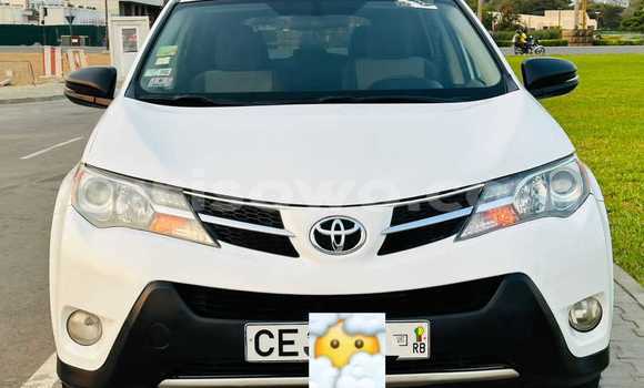 Acheter Occasion Voiture Toyota RAV4 Blanc à Cotonou, Benin Acheter Occasion Voiture Toyota RAV4 Blanc à Cotonou, Benin