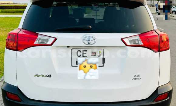 Acheter Occasion Voiture Toyota RAV4 Blanc à Cotonou, Benin Acheter Occasion Voiture Toyota RAV4 Blanc à Cotonou, Benin