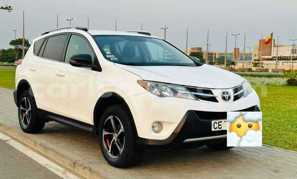 Acheter Occasion Voiture Toyota RAV4 Blanc à Cotonou, Benin Acheter Occasion Voiture Toyota RAV4 Blanc à Cotonou, Benin