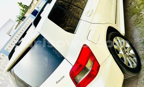 Sayi Na hannu Mercedes-Benz GLK–Class White Mota in Abomey Calavi a Benin Sayi Na hannu Mercedes-Benz GLK–Class White Mota in Abomey Calavi a Benin