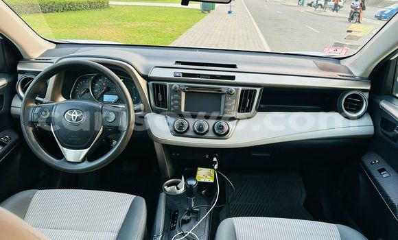 Acheter Occasion Voiture Toyota RAV4 Blanc à Cotonou, Benin Acheter Occasion Voiture Toyota RAV4 Blanc à Cotonou, Benin