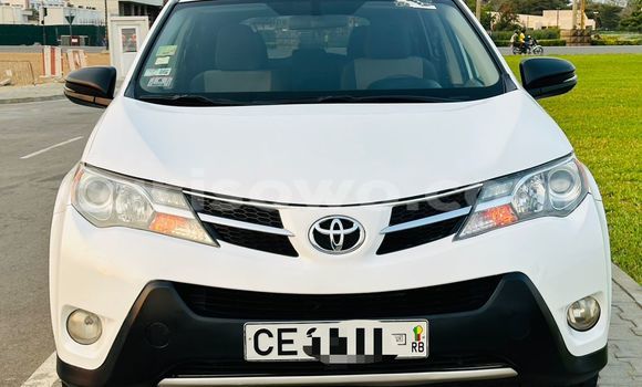 Acheter Occasion Voiture Toyota RAV4 Blanc à Cotonou, Benin Acheter Occasion Voiture Toyota RAV4 Blanc à Cotonou, Benin