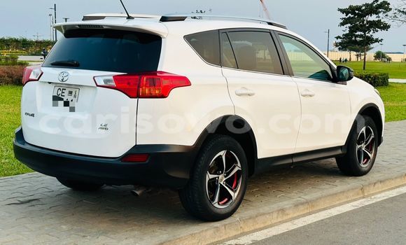 Acheter Occasion Voiture Toyota RAV4 Blanc à Cotonou, Benin Acheter Occasion Voiture Toyota RAV4 Blanc à Cotonou, Benin