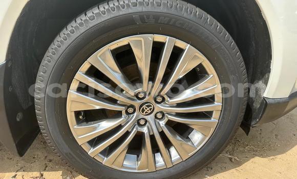 Sayi Imported Toyota Venza White Mota in Abomey Calavi a Benin Sayi Imported Toyota Venza White Mota in Abomey Calavi a Benin
