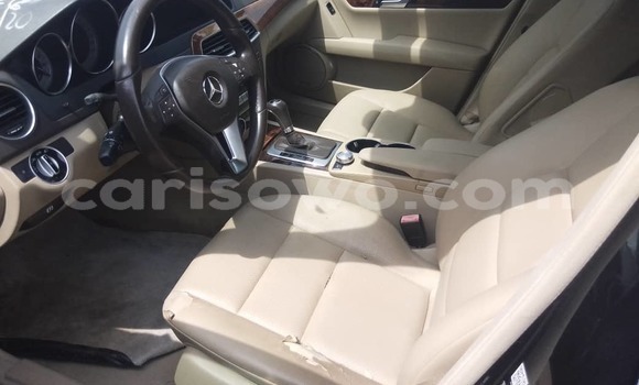 Sayi Sabo Mercedes-Benz 300–Series Black Mota in Abomey Calavi a Benin Sayi Sabo Mercedes-Benz 300–Series Black Mota in Abomey Calavi a Benin