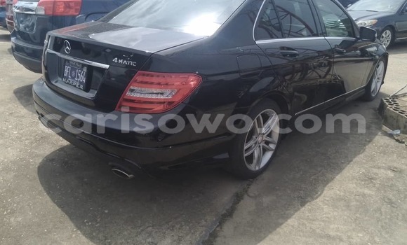 Sayi Sabo Mercedes-Benz 300–Series Black Mota in Abomey Calavi a Benin Sayi Sabo Mercedes-Benz 300–Series Black Mota in Abomey Calavi a Benin