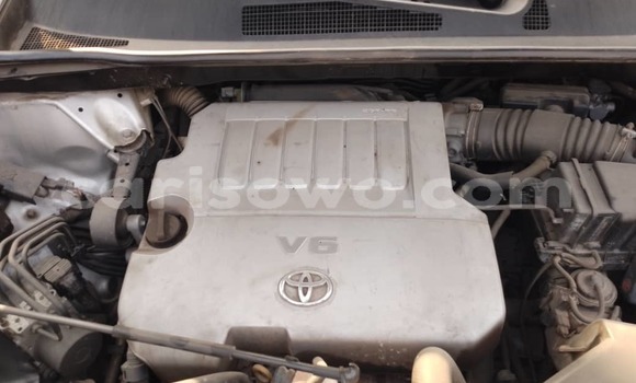 Ra Àlòkù Toyota Highlander funfun Ọkọ̀ in Cotonou ni Benin Ra Àlòkù Toyota Highlander funfun Ọkọ̀ in Cotonou ni Benin