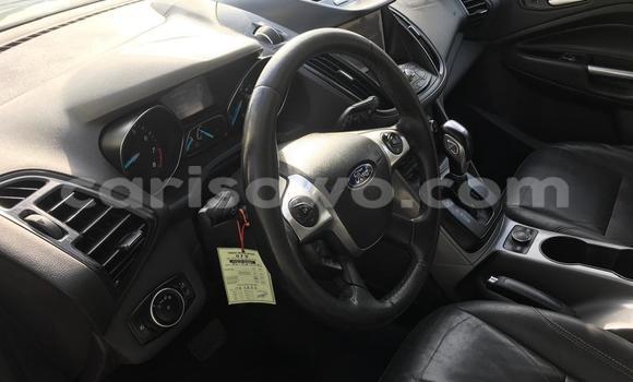 Acheter Occasion Voiture Ford Escape Blanc à Cotonou, Benin Acheter Occasion Voiture Ford Escape Blanc à Cotonou, Benin