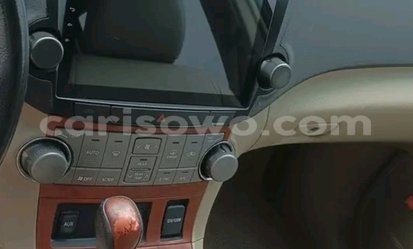 Acheter Occasion Voiture Toyota Highlander Blanc à Cotonou, Benin Acheter Occasion Voiture Toyota Highlander Blanc à Cotonou, Benin