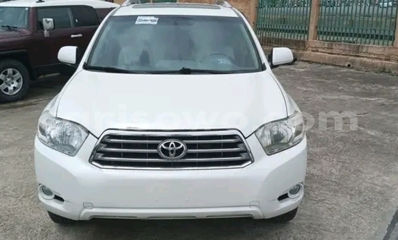 Acheter Occasion Voiture Toyota Highlander Blanc à Cotonou, Benin Acheter Occasion Voiture Toyota Highlander Blanc à Cotonou, Benin