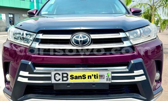 Acheter Occasion Voiture Toyota Highlander Rouge à Cotonou, Benin Acheter Occasion Voiture Toyota Highlander Rouge à Cotonou, Benin