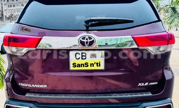 Sayi Na hannu Toyota Highlander Red Mota in Cotonou a Benin Sayi Na hannu Toyota Highlander Red Mota in Cotonou a Benin