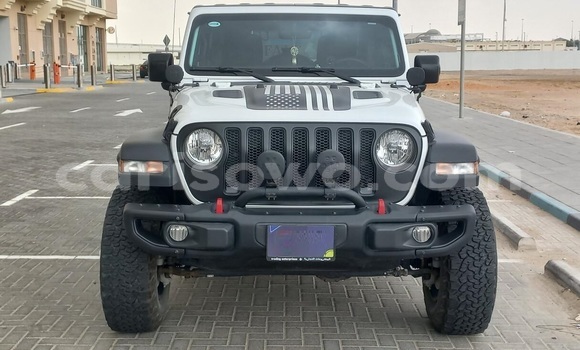 Sayi Na hannu Jeep Wrangler White Mota in Porto Novo a Benin Sayi Na hannu Jeep Wrangler White Mota in Porto Novo a Benin