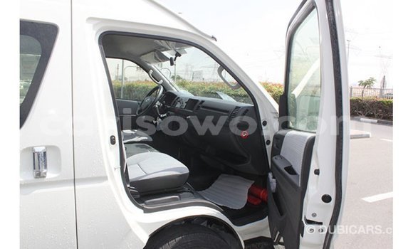 Sayi Imported Toyota Hiace White Mota in Import - Dubai a Benin Sayi Imported Toyota Hiace White Mota in Import - Dubai a Benin