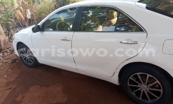 Ra Àlòkù Toyota Camry funfun Ọkọ̀ in Abomey Calavi ni Benin Ra Àlòkù Toyota Camry funfun Ọkọ̀ in Abomey Calavi ni Benin
