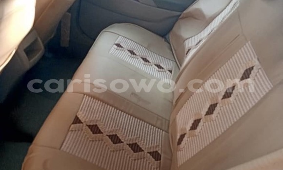 Ra Àlòkù Toyota Camry funfun Ọkọ̀ in Abomey Calavi ni Benin Ra Àlòkù Toyota Camry funfun Ọkọ̀ in Abomey Calavi ni Benin