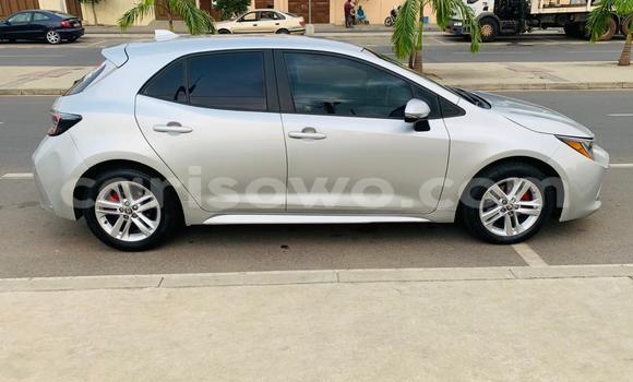 Sayi Na hannu Toyota Corolla White Mota in Cotonou a Benin Sayi Na hannu Toyota Corolla White Mota in Cotonou a Benin