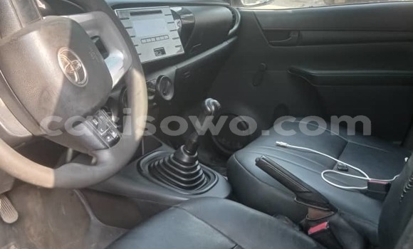 Sayi Na hannu Toyota Hilux Sauran Mota in Cotonou a Benin Sayi Na hannu Toyota Hilux Sauran Mota in Cotonou a Benin