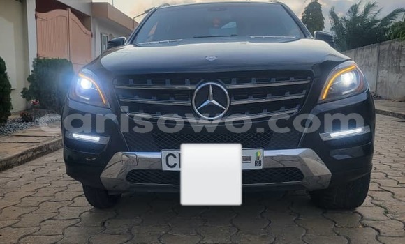 Ra Àlòkù Mercedes-Benz ML–Class Black Ọkọ̀ in Cotonou ni Benin Ra Àlòkù Mercedes-Benz ML–Class Black Ọkọ̀ in Cotonou ni Benin
