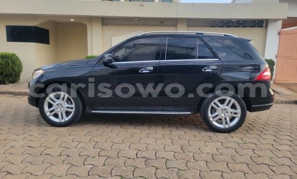 Ra Àlòkù Mercedes-Benz ML–Class Black Ọkọ̀ in Cotonou ni Benin Ra Àlòkù Mercedes-Benz ML–Class Black Ọkọ̀ in Cotonou ni Benin