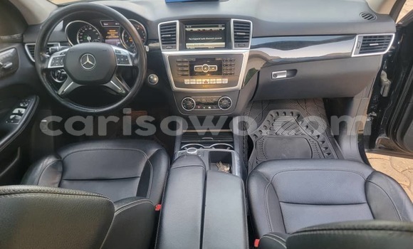 Ra Àlòkù Mercedes-Benz ML–Class Black Ọkọ̀ in Cotonou ni Benin Ra Àlòkù Mercedes-Benz ML–Class Black Ọkọ̀ in Cotonou ni Benin