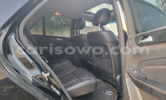 Ra Àlòkù Mercedes-Benz ML–Class Black Ọkọ̀ in Cotonou ni Benin Ra Àlòkù Mercedes-Benz ML–Class Black Ọkọ̀ in Cotonou ni Benin
