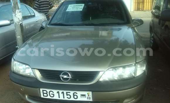 Sayi Na hannu Opel Vectra Brown Mota in Cotonou a Benin Sayi Na hannu Opel Vectra Brown Mota in Cotonou a Benin
